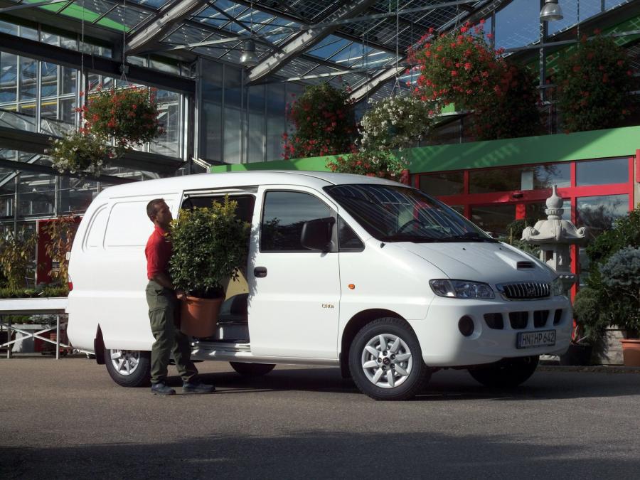  Hyundai H-1 Van 1997 года  (фото 5 из 16)